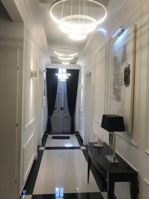 Lazare Maison De Maitre , Appartements De Standing Avec Parking Privatif A Seulement 7 Minutes A Pied Du Centre Historique De Béziers Kültér fotó